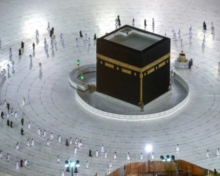 Outcry, arrests in Turkey over Mecca poster with LGBT flags