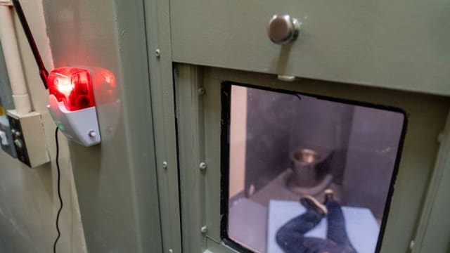 监狱署试行在病房和牢房安装传感器 远程监测囚犯生命体征
