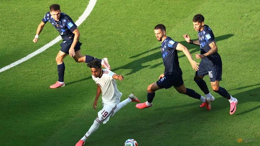Uruguay's Ugarte suffers serious knee injury at World Cup