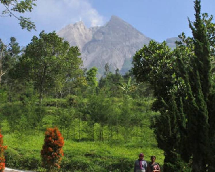 Evacuations begin as Indonesia's Mount Merapi volcano rumbles