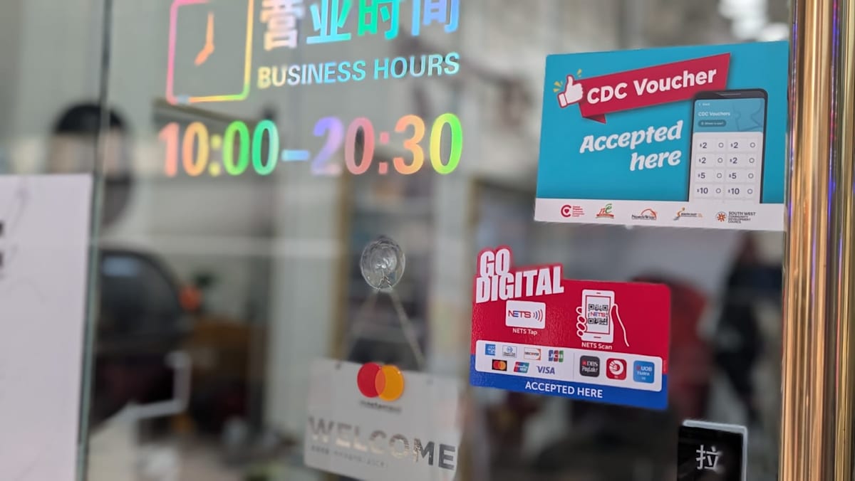 SG60邻里购物券开放领取后社媒和二手交易平台出现转卖帖文- 8world