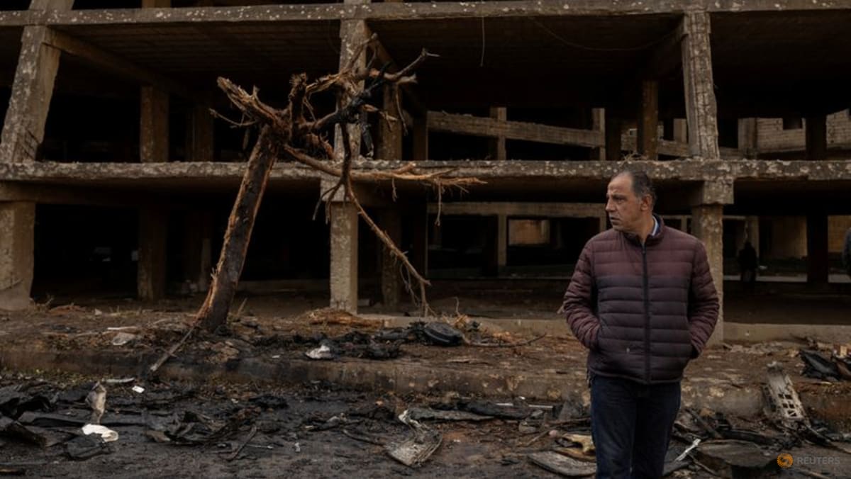 Beirut strike killed top Hezbollah commander, group says