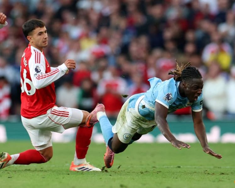 Martinelli snatches late point for Arsenal in 1-1 draw with Man City