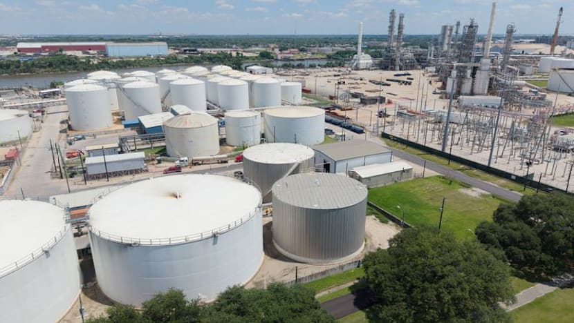 Americas have glut of heavy oil due to freight squeeze; Asia, Europe scramble for barrels