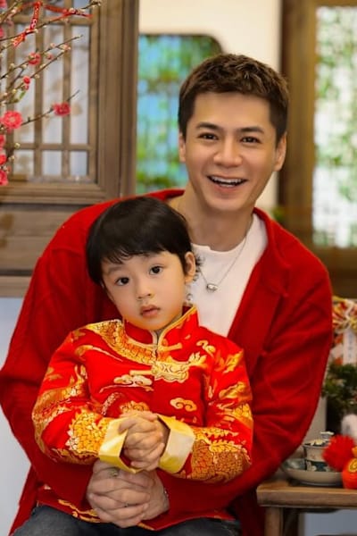 罗子溢喜晒“父亲节惊喜”，和杨茜尧隔空放闪超恩爱！