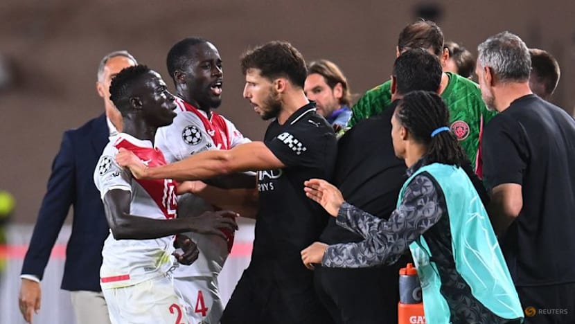 Late penalty gives Monaco 2-2 draw with Man City