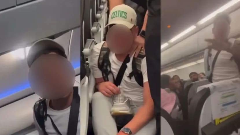 Australian man on Scoot flight to Manila escorted off plane after bloody fight with other passengers