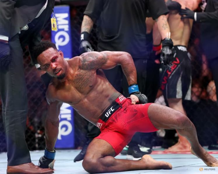 Evloev edges Murphy to set up UFC featherweight title shot