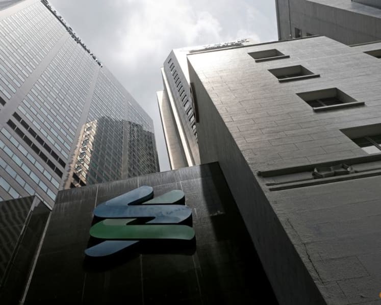 Elderly man avoids losing S$1.5 million to investment scam after police, StanChart intervene