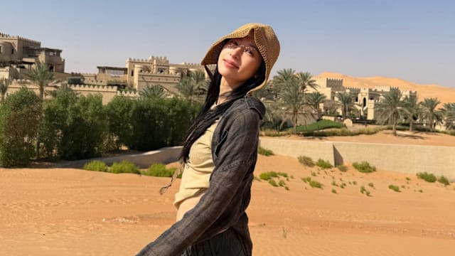 周雨彤中东度假，晒美照后遇战火失联！未报平安粉丝急寻