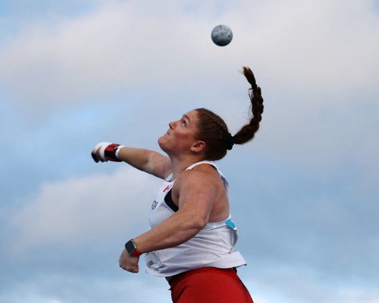 Throwers hurl themselves onto social media, build supporter communities