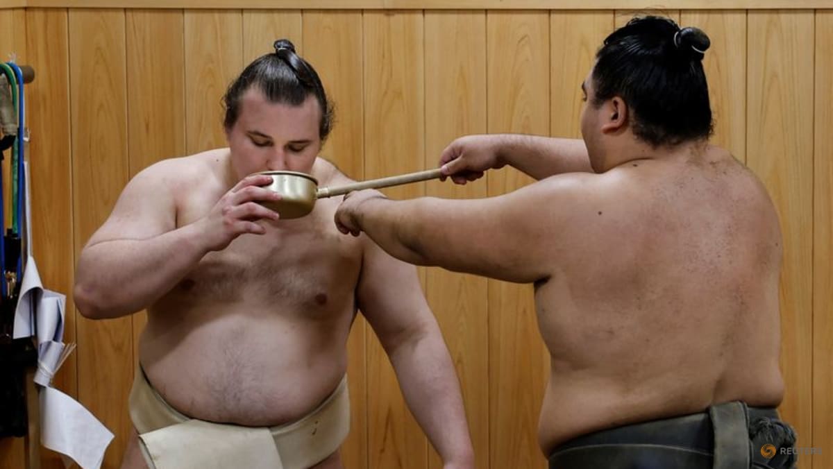 Ukrainian sumo star Aonishiki trains for Japanese national sport's top prize