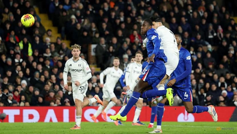 Ten-man Chelsea suffer defeat at neighbours Fulham