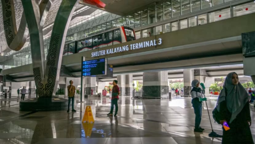 30 pegawai imigresen Jakarta digugurkan atas dakwaan peras ugut pelawat China