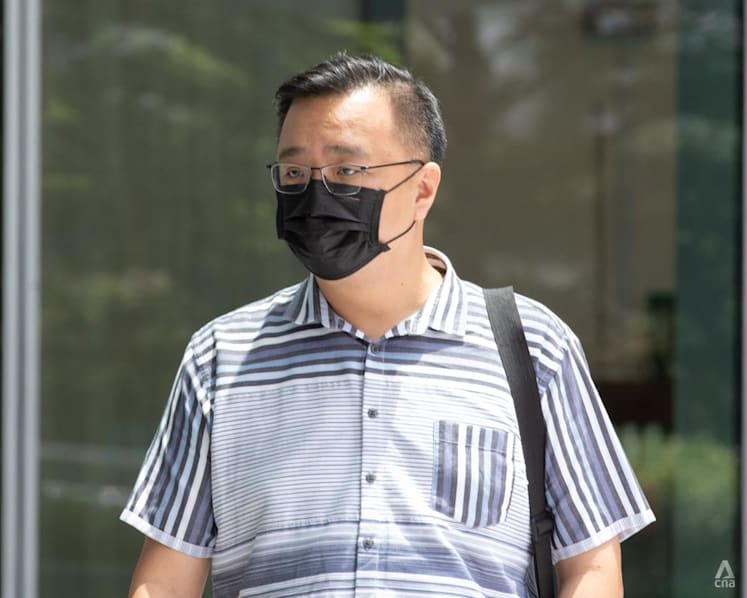 Extra jail time for police officer who took bribes from repeat immigration offender 