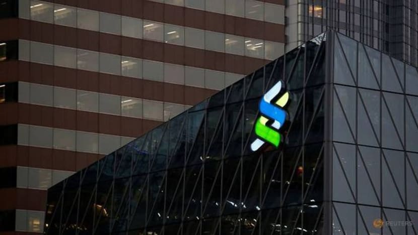 Keuntungan tahunan StanChart naik 46%, kurang daripada unjuran