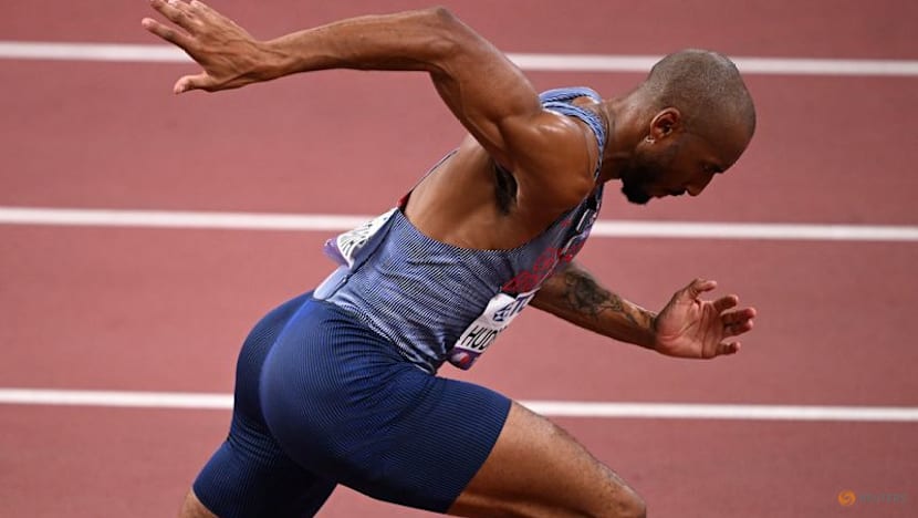 Hudson-Smith hobbles through to 400m semis in Tokyo