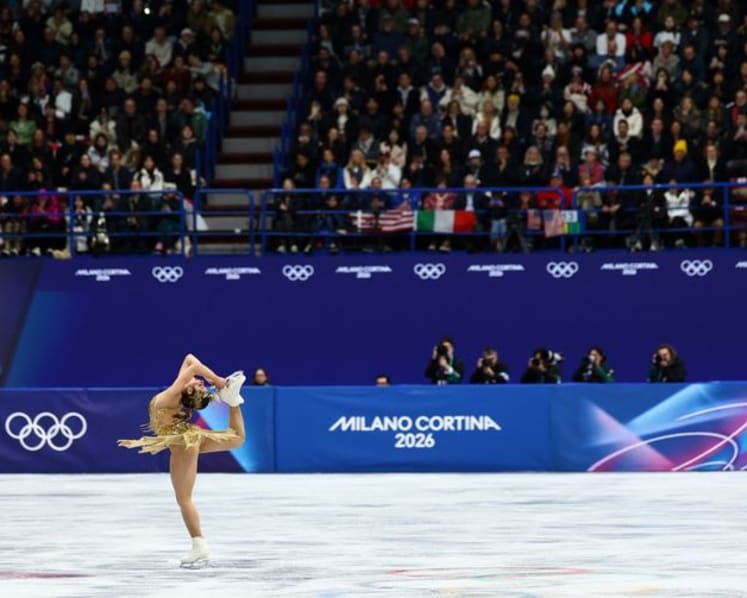 Figure skating-Dazzling Liu strikes gold to end US women's Olympic medal drought