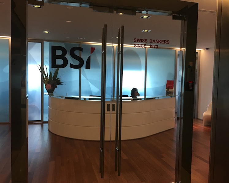 Singapore orders Swiss bank BSI to shut