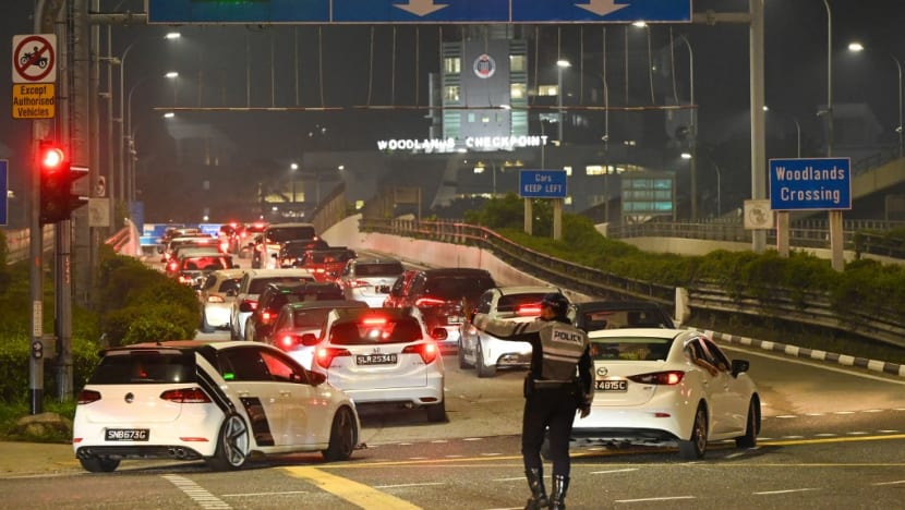 Nearly half a million travellers departed Singapore for Malaysia via land checkpoints during long weekend 