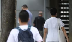 Gaji pekerja kesihatan awam