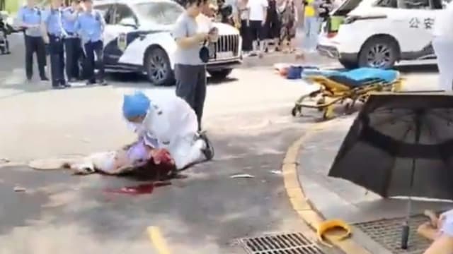 北京密云发生汽车撞行人事故 多名学童受伤送医