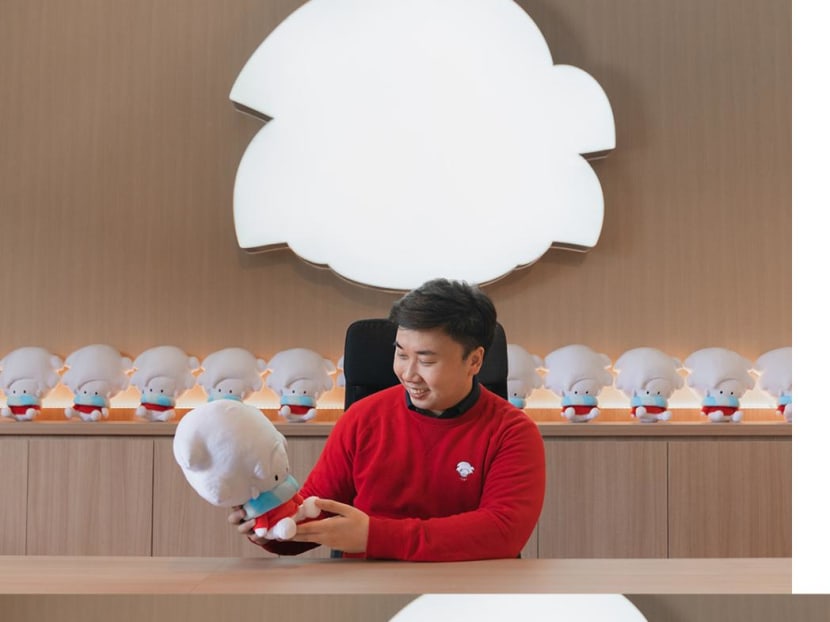 The Singaporean artist who broke 4 Guinness World Records and created 2 of the cutest stars on Giphy The Singaporean artist who broke 4 Guinness World Records and created 2 of the cutest stars on Giphy