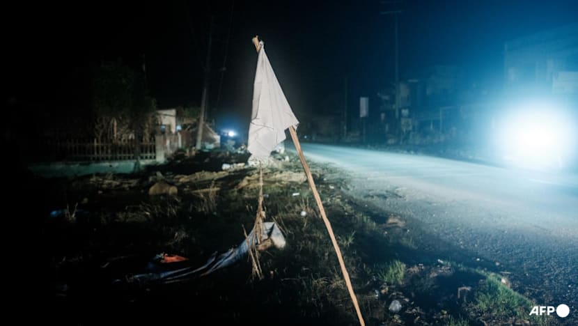 Sumatra floods: Aceh residents raise white flags in desperation as hunger, shortages bite