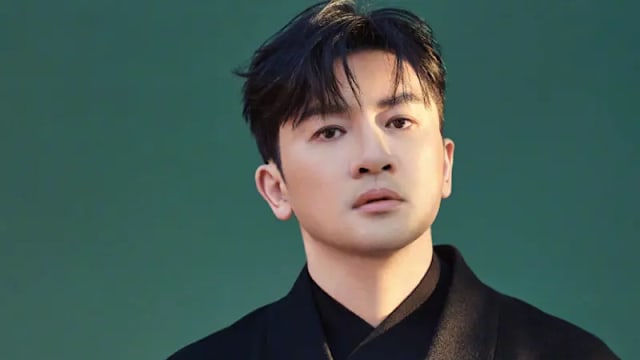 因为和他相拥合照，苏有朋竟被网友骂翻！