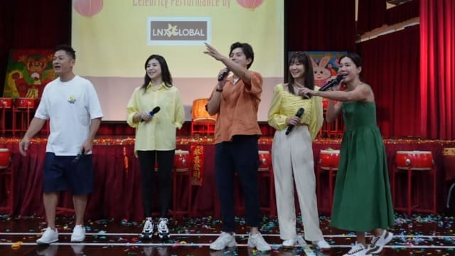 与特需小学生一起送虎迎兔　李南星送出超过300份新年礼包