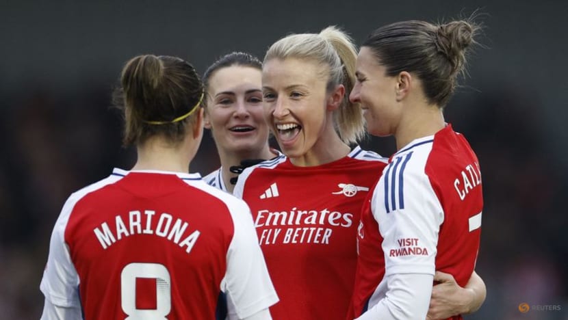 Chelsea, Arsenal notch 5-0 wins, Man City slip up as WSL returns