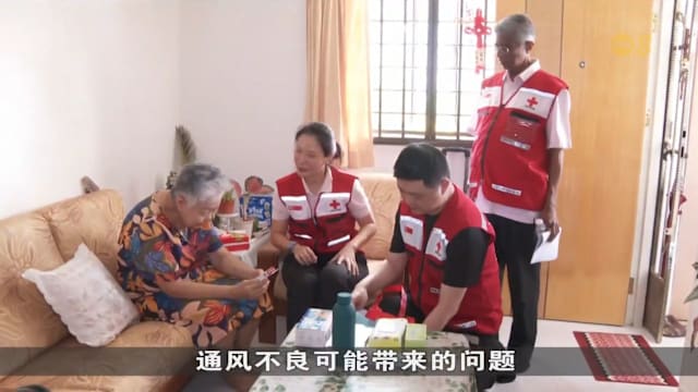 红十字会向1万人发放关怀礼包 应对高温与烟霾