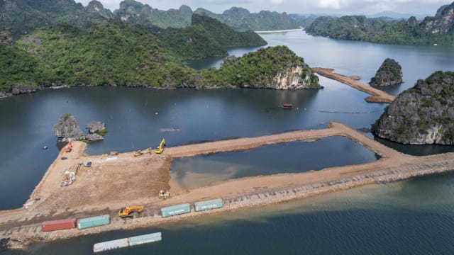 下龙湾建大型住宅引发抗议 越南民众：忧影响世界遗产