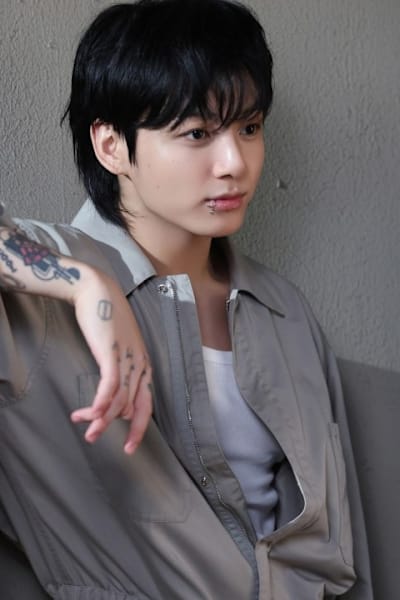 BTS柾国直播上菜，自创“海胆酱油虾意大利面”让640万粉丝口水直流！