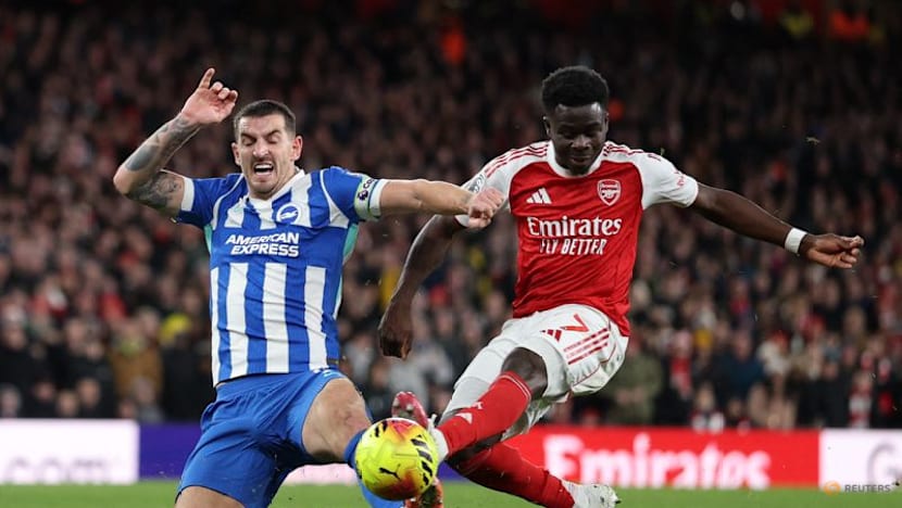 Arsenal respond to Man City challenge with narrow win, Villa remain in title race