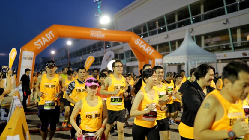 Running with reusable cups to reduce waste
