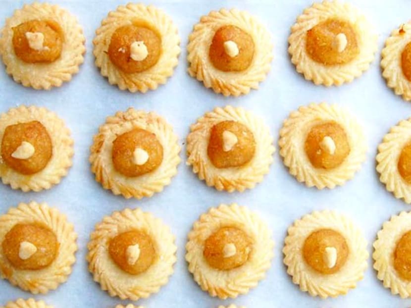 How many calories are lurking in your Chinese New Year snacks? 