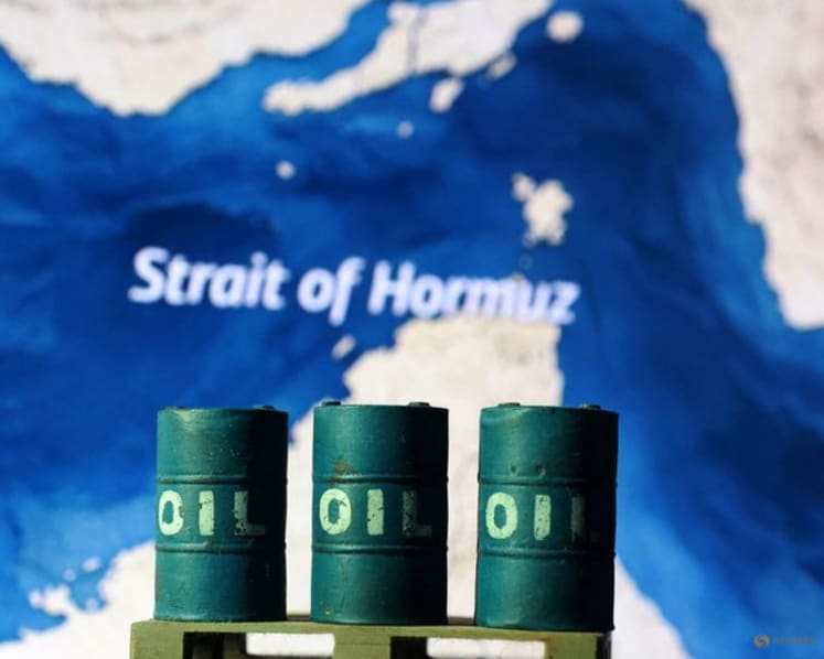 Oil plunges, stocks jump as Iran declares Hormuz open