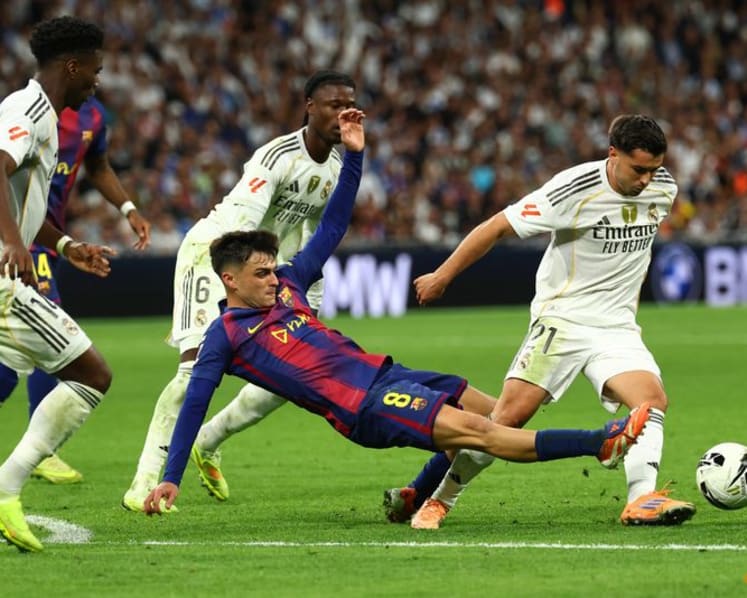 Barca's injury crisis deepens as Pedri diagnosed with leg muscle tear