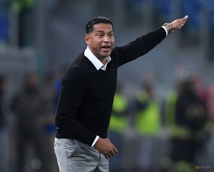 Suriname name former Dutch international Fraser as coach