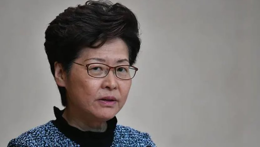 Pemimpin Hong Kong Carrie Lam retak tulang siku & dirawat di hospital Pemimpin Hong Kong Carrie Lam retak tulang siku & dirawat di hospital