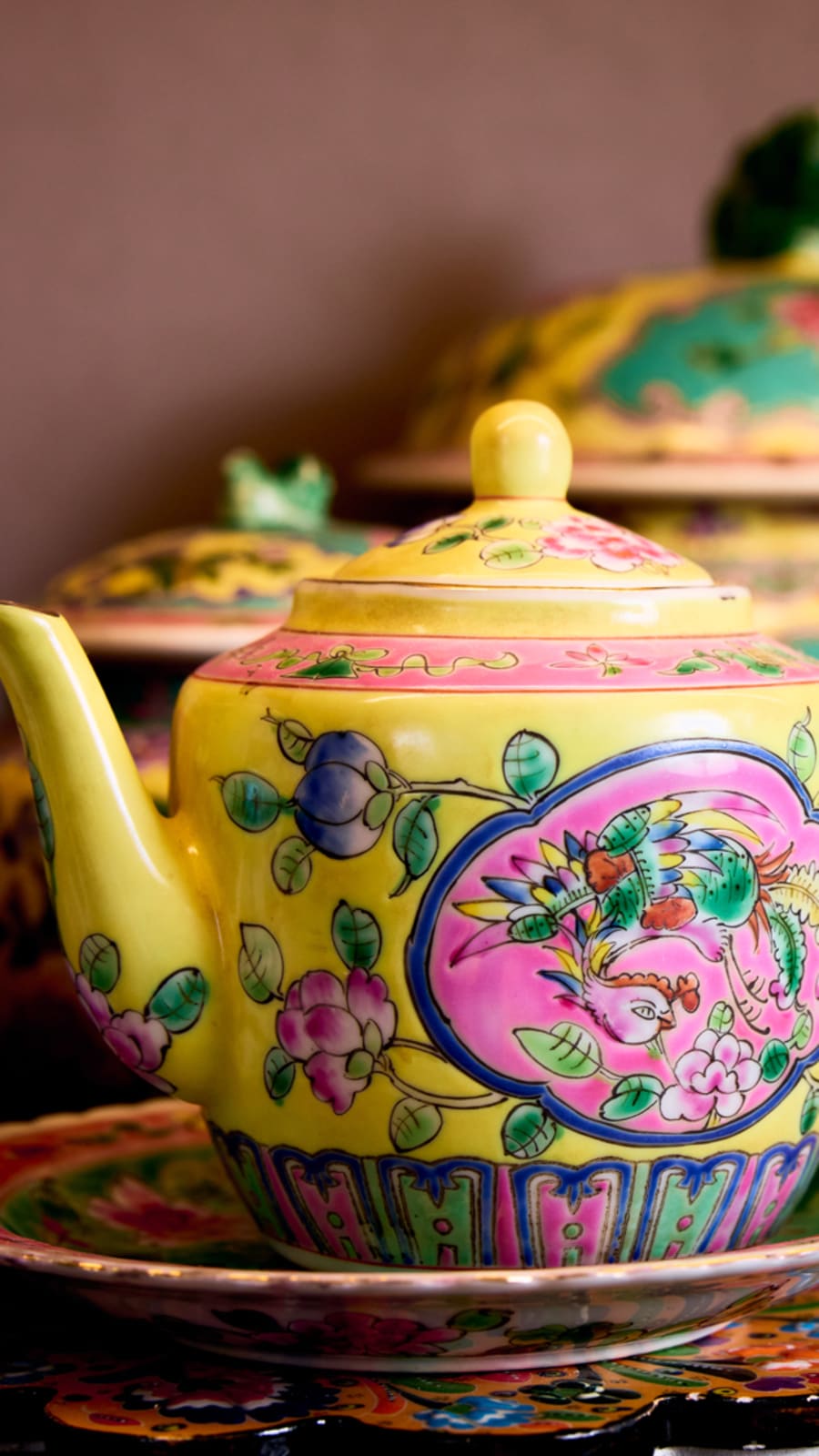 Sophia Yeow: An avid collector of exquisite tea sets - CNA