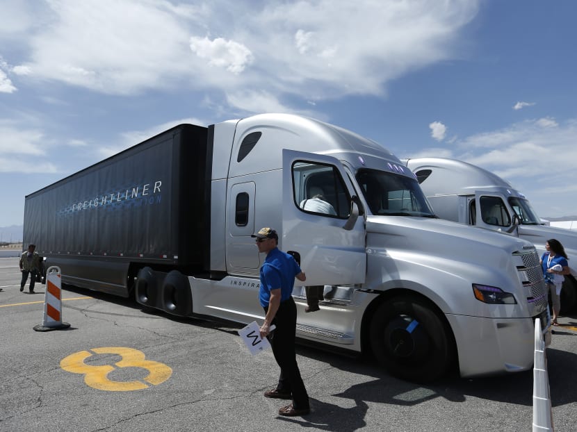 The first self-driving vehicle you see may have 18 wheels