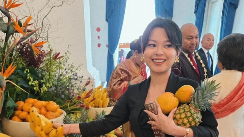 'Protes diam-diam': Cucu Bung Hatta pakai kebaya hitam pemakaman saat hadiri upacara HUT ke-80 RI di Istana Merdeka