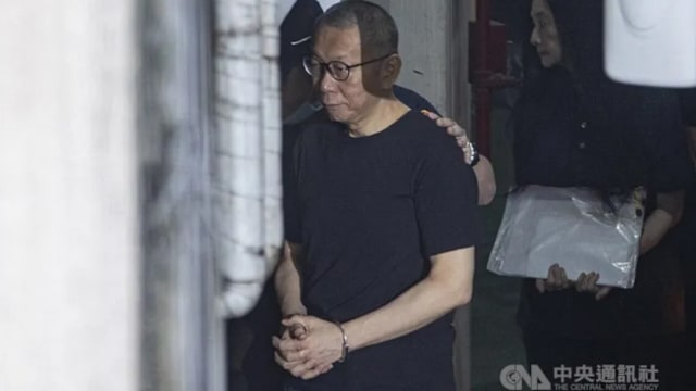 柯文哲涉京华城弊案关押近一年后 获准交保