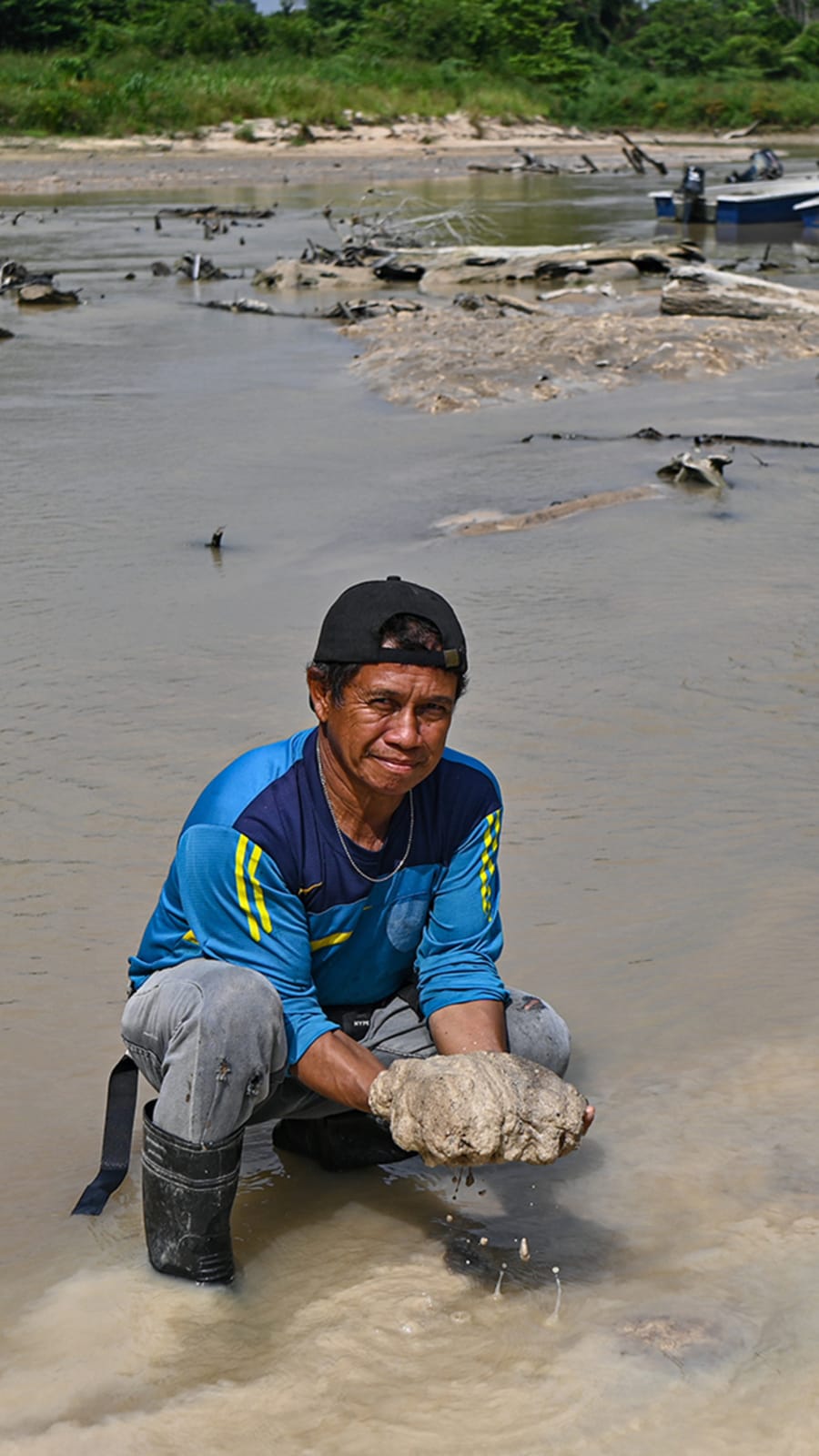 ‘Can’t even get 1 cent’: Livelihoods hit by Johor River pollution