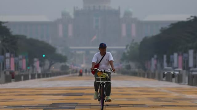 马国烟霾持续 国庆庆典或缩小规模或改地点