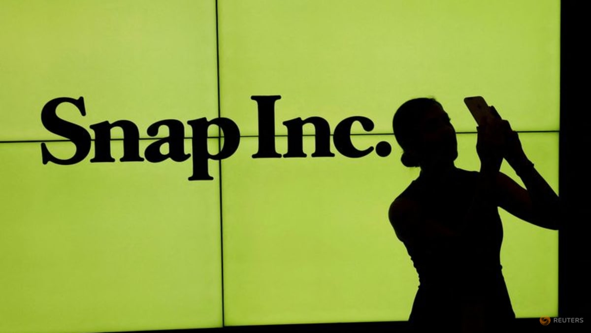 Snap is cutting deep to save its skin