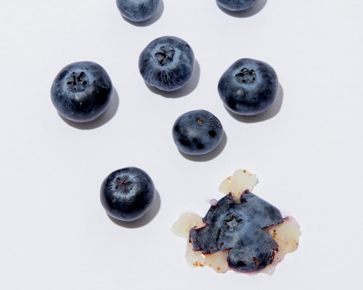 What’s the best way to remove blackheads and prevent new ones from forming?