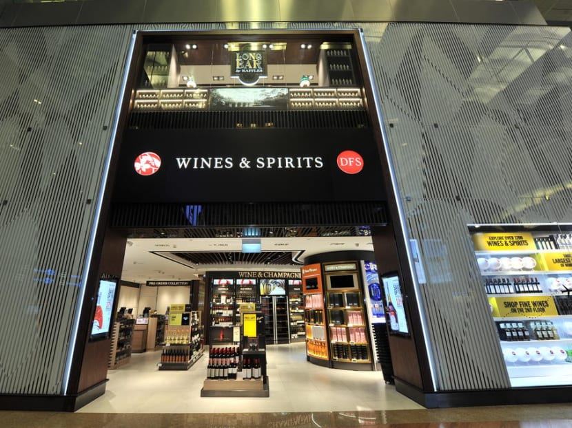 DFS Group, which is based in Hong Kong, announced that it will not put in a bid to keep its duty-free liquor and tobacco concession at Changi Airport, where it has been operating since 1980.